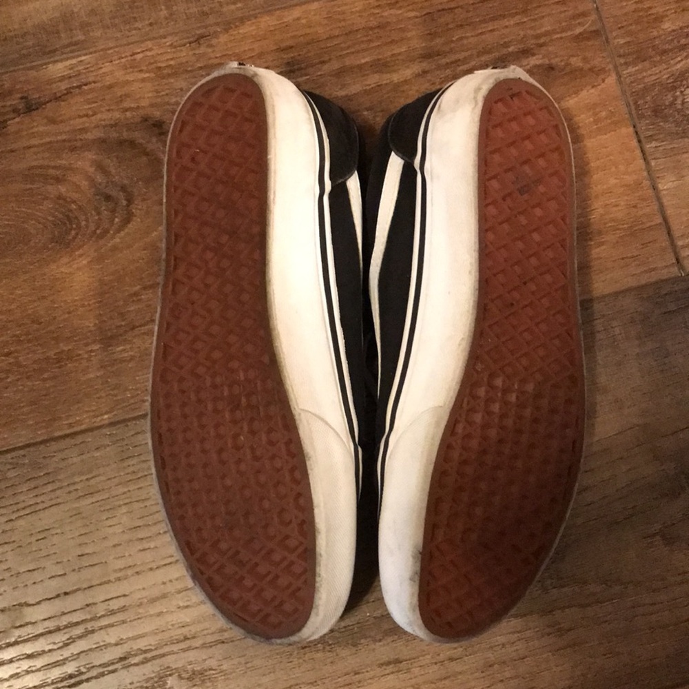 Vans Black and White Sneakers - Picture 4 of 4